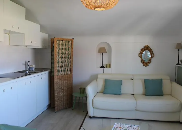 Joli Au Centre De * 比亚里茨